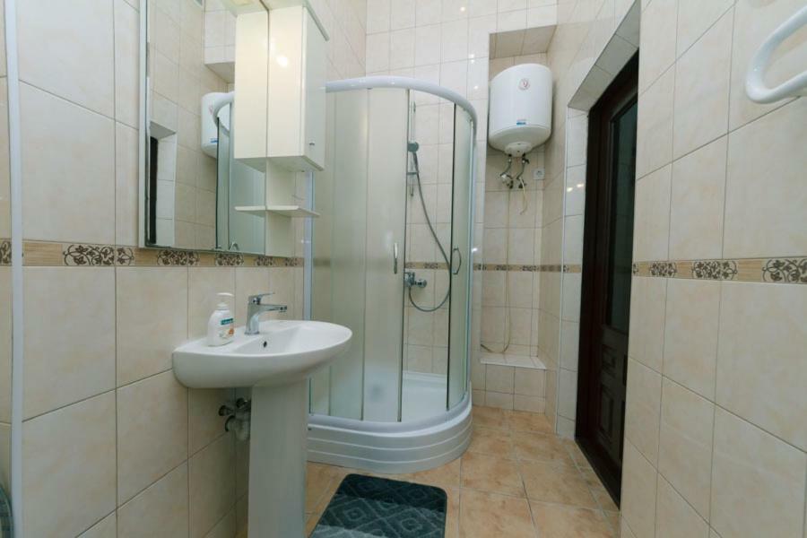 Apartment On Saksahanskoho Street キエフ エクステリア 写真